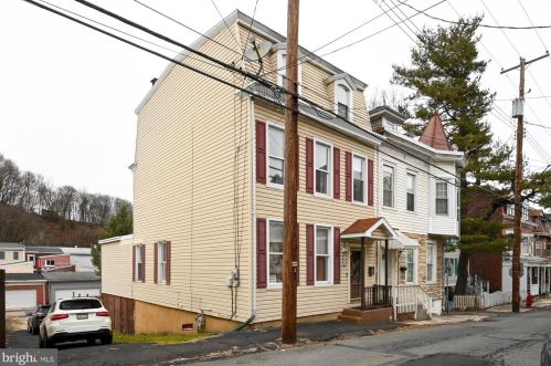 802 Norwegian St, Primrose, PA 17901-3816