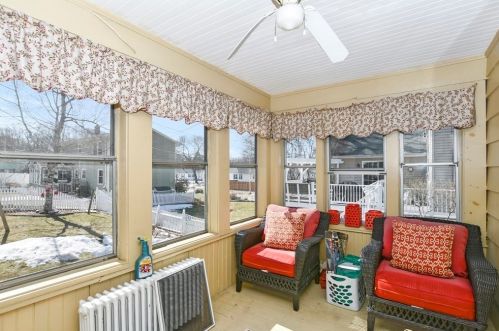 162 June St, Worcester MA 01602-3249 exterior