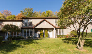 12 Elmwood Cir, Peekskill, NY 10566-4953