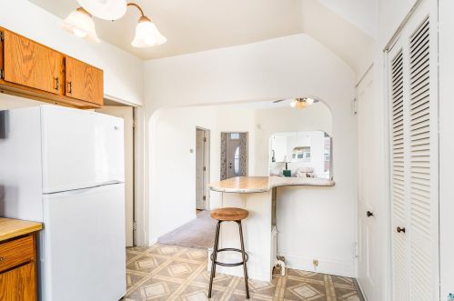 227 7 Ave, Duluth MN 55806-2413 exterior