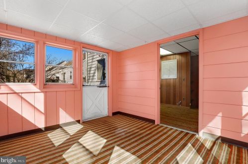 1323 Grandin Ave, Rockville MD 20851-1155 exterior