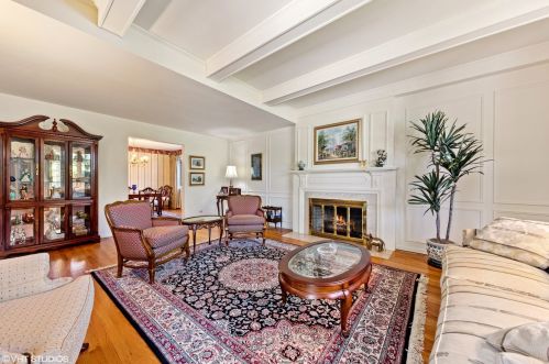 333 Sturges Pkwy, Elmhurst IL 60126-3339 exterior