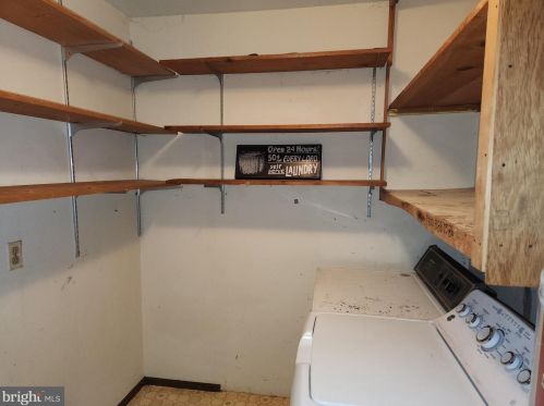 303 Vly Vw Ave, Leesburg VA 20175-2629 exterior