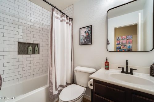 5623 27 Dr, Phoenix AZ 85053-1725 exterior