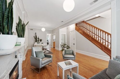 227 Eugenie St, Chicago, IL 60614-5705