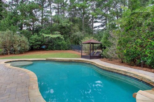 3022 Castle Pne Dr, Duluth GA 30097-2041 exterior