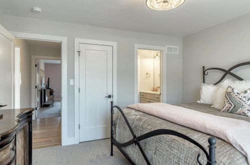 100 Ladue Meadows Ln, Saint Louis MO 63141-7503 exterior