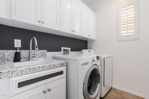 1404 Donegal Way, Oxnard CA  93035-1442 exterior