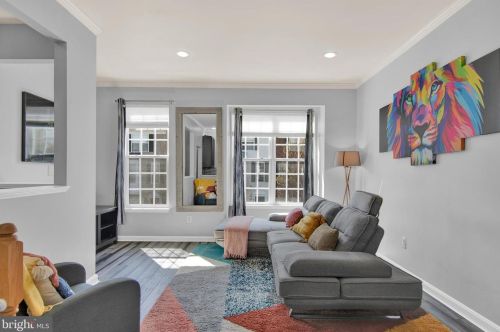 8515 Towne Manor Ct, Alexandria VA  22309-4504 exterior