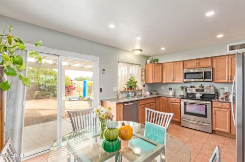 20217 33rd Ave, Phoenix AZ  85027-3061 exterior