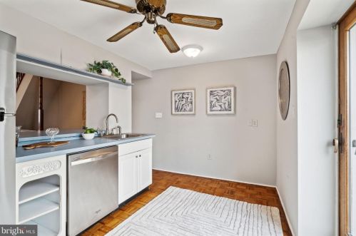 2607 Christian St, Philadelphia PA 19147-3612 exterior