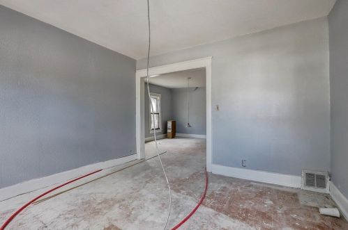 2443 Oakland Ave, Milwaukee WI  53211-4335 exterior