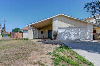 2412 Clara Rd, Bakersfield, CA 93304-7092