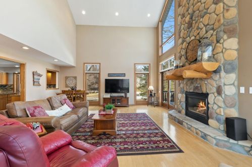 7853 131 St, Saint Paul MN 55124-9703 exterior