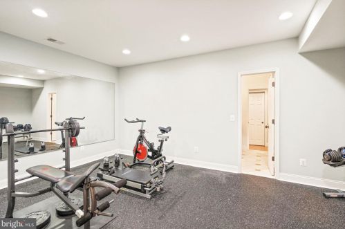 17675 Tobermory Pl, Leesburg VA 20175-7053 exterior