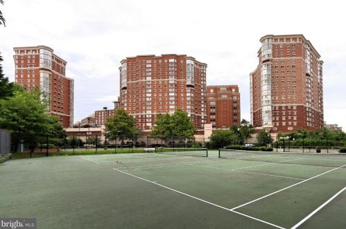 2121 Jamieson Ave, Alexandria VA 22314-5708 exterior