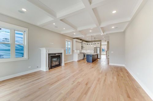 6346 Kenwood Ave, Chicago IL 60619-1427 exterior