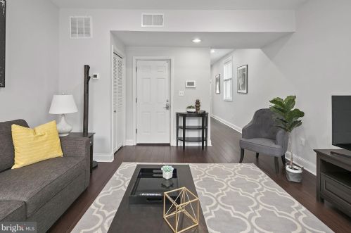 1409 Hopkins St, Washington DC 20036-5922 exterior