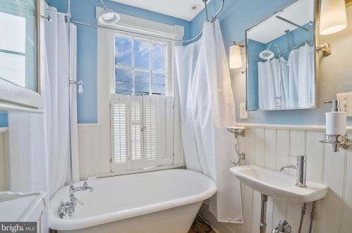 325 Patrick St, Alexandria VA 22314-2443 exterior