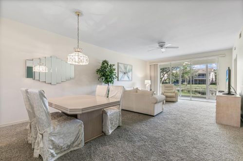 700 Saratoga Cir, Naples FL 34104-8759 exterior