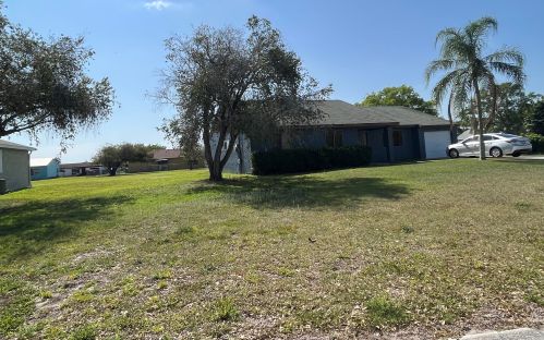 2302 Rainier, Fort Pierce FL 34952-7805 exterior