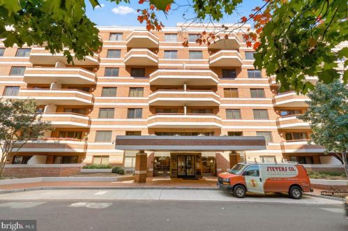 2301 N St, Washington DC  20037-1126 exterior