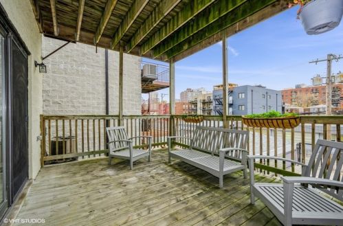 4847 Winthrop Ave, Chicago IL 60640-3605 exterior