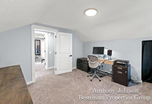 1221 Dickinson St, Grand Rapids MI 49507-2201 exterior