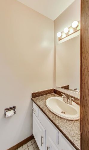 1312 Creighton Ave, Naperville IL 60565-2954 exterior