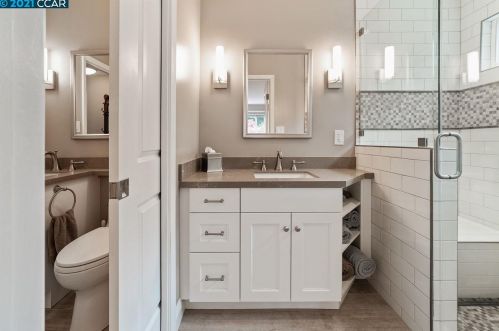 907 Hastings Dr, Concord CA 94518-3821 exterior