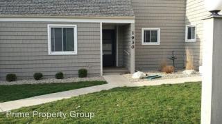 1930 Blackthorn Dr, Champaign IL  61821-6300 exterior