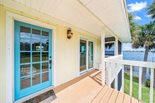 10060 Tropical Trl, Merritt Island FL 32953-6060 exterior