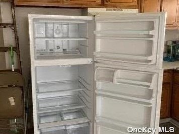 1900 Adee Ave, Bronx NY  10469-3222 exterior