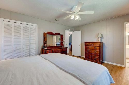 4 Pinewood Dr, Defuniak Springs FL 32433-4537 exterior