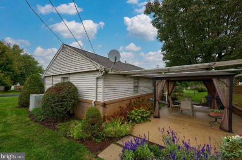 1926 Drexel Ave, Lancaster PA 17602-3302 exterior