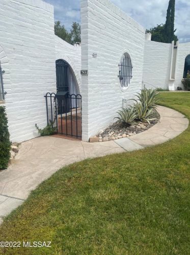 627 Las Lomitas Rd, Tucson, AZ 85704-3865