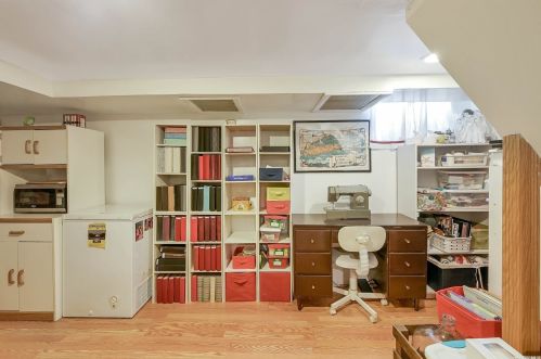 29 Vondran St, Huntington Station NY 11746-2548 exterior