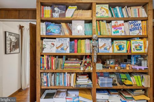 34 Long Dr, Trenton NJ 08648-2714 exterior