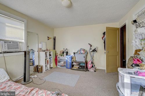 7554 Gilbert St, Philadelphia PA 19150-2606 exterior