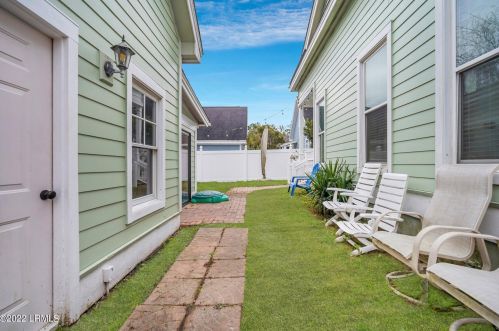 14 Leacy Bridge Rd, Bluffton SC exterior