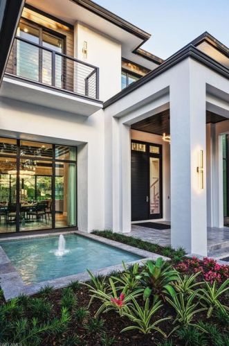 691 Annemore Ln, Naples FL 34108-7520 exterior