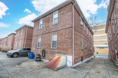 494 13 St, Newark NJ 07107-1105 exterior