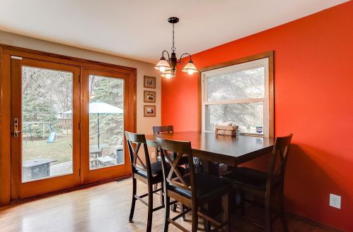 8221 Cleadis Ave, South Saint Paul MN 55076-3321 exterior