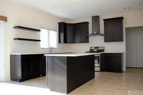 3 Tamagnini Ct, Edison NJ  08820-2127 exterior