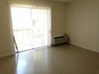 85 Woodside Ter, Springfield MA  01108-1157 exterior