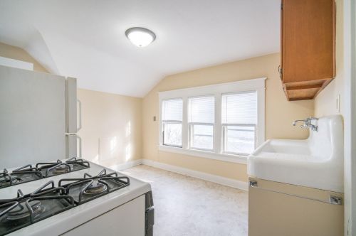 1727 Custer Ave, Milwaukee, WI 53209-5123