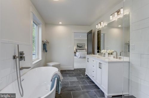 907 Gilbert Rd, Rockville MD  20851-1315 exterior