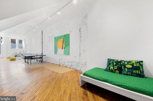 829 2nd St, Philadelphia PA 19133 exterior