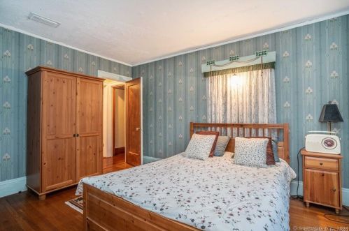 160 Oxford St, Hartford CT 06105-2514 exterior