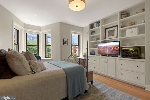 104 7th St, Washington DC  20003-1212 exterior